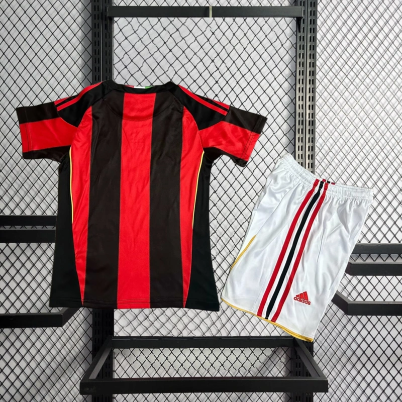 Retro KIDS 2010-11 KIDS AC Milan home IBRAHIMOVIC ZAMBROTTA KAKA MALDINI RONALDINHO BECKHAM PIRLO Football jersey retro