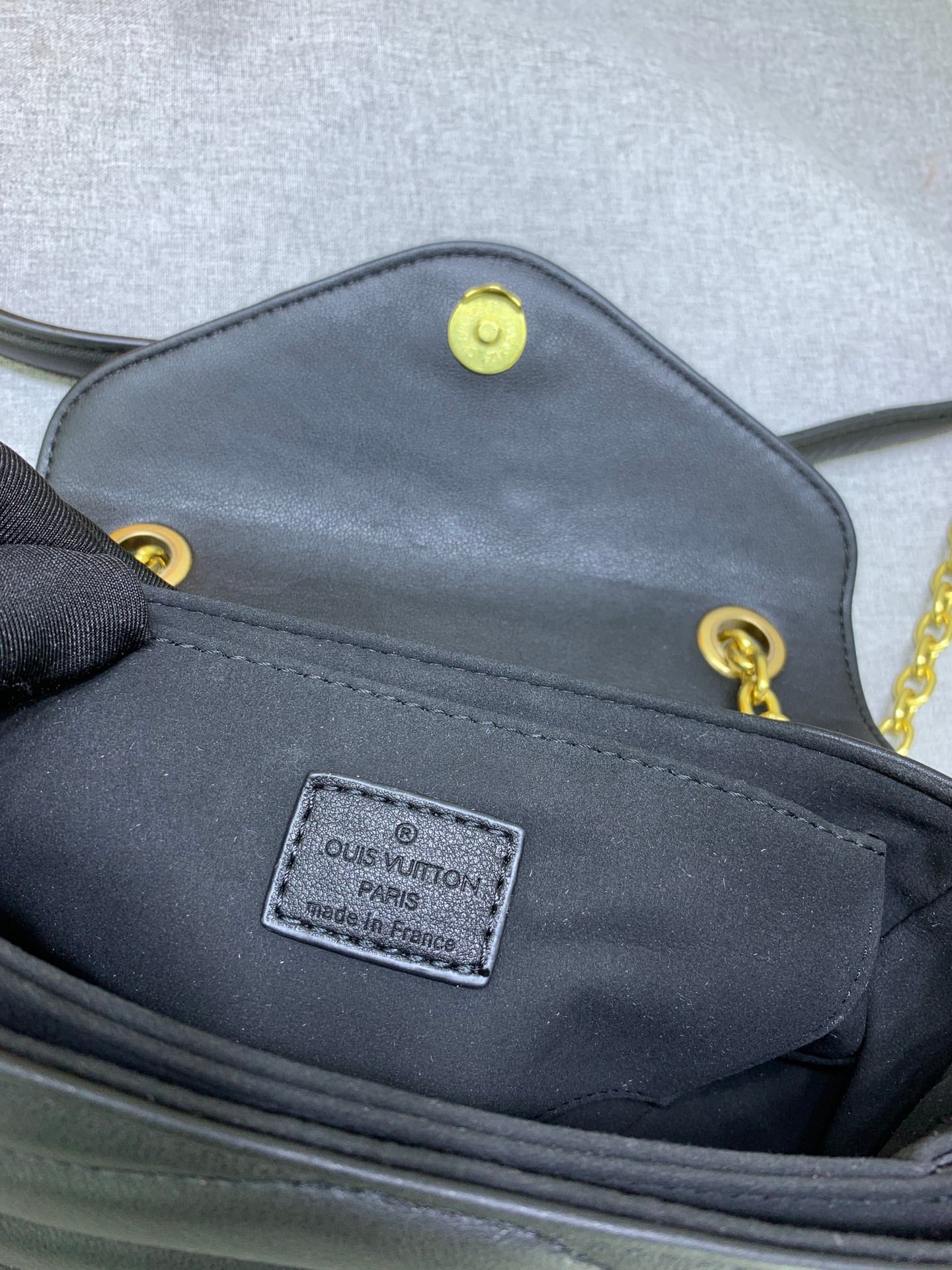 Louis Vuitton New Wave Chain Bag Black 21Cm