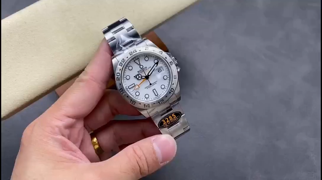 【Super Clone】Rolex Explorer II m226570 0001 Stainless Steel White Dial 42MM Mens Replica Watch