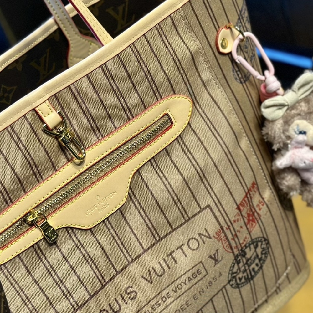 Louis Vuitton Neverfull Bandoulière Inside Out MM Beige 31cm M11948