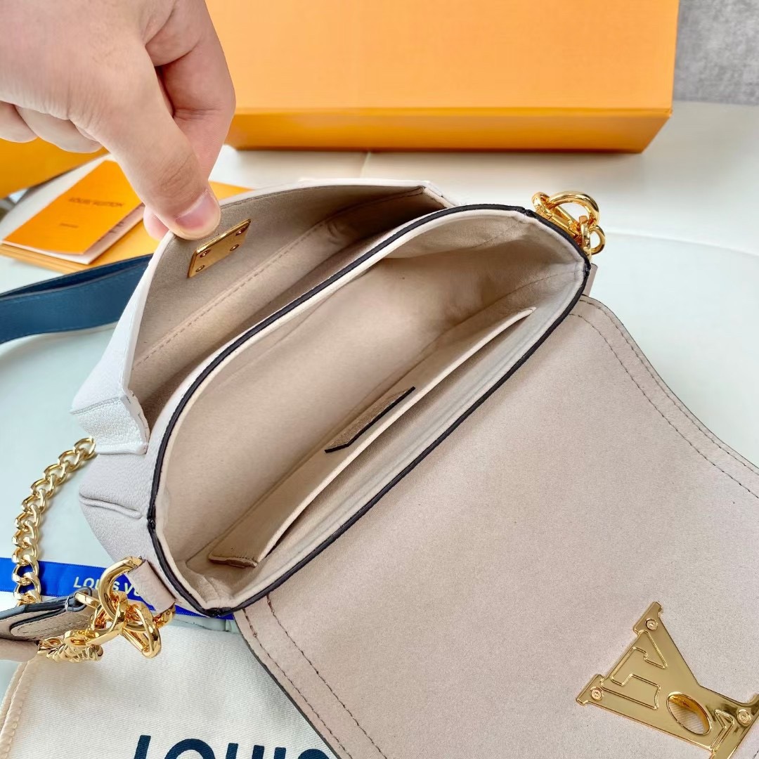 Louis Vuitton Lockme Tender 19Cm Greige M58554