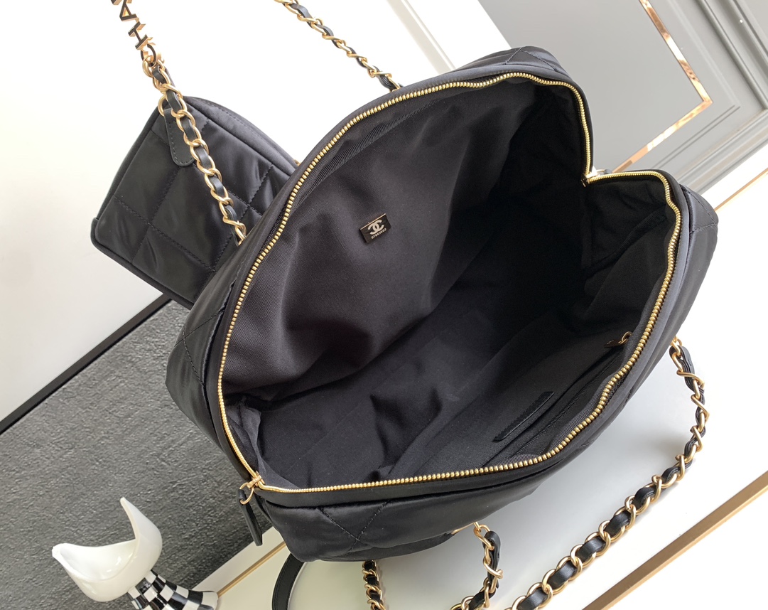 chanel House travel bag
