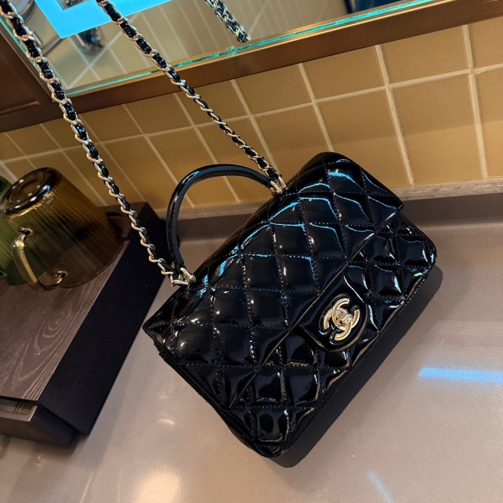 Chanel Classic Mini Bag In Shiny Leather With Handle Black 20Cm
