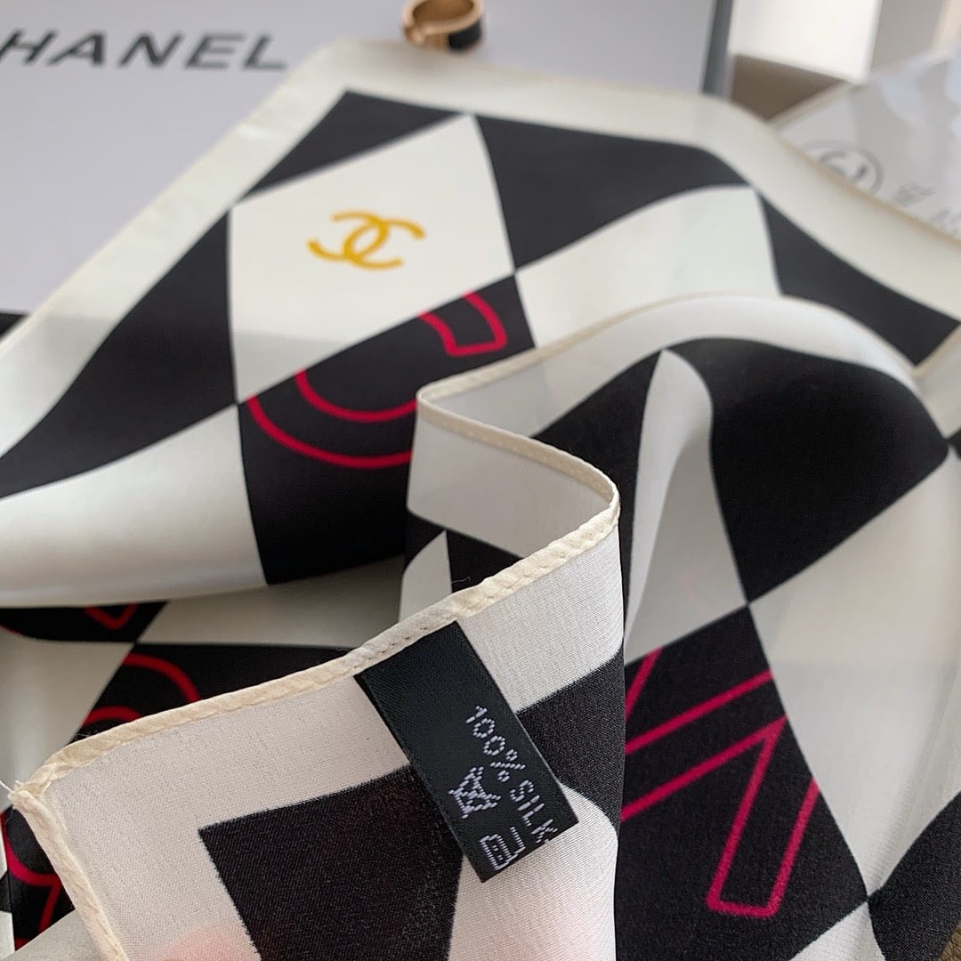 Chanel Coco Caro Silk Scarf In White And Black 70cm