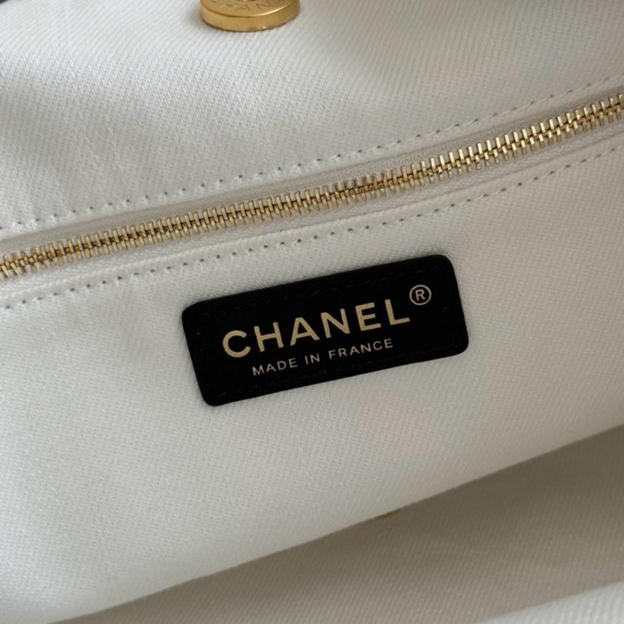 Chanel Coco Beach White And Black 43cm/16.9in