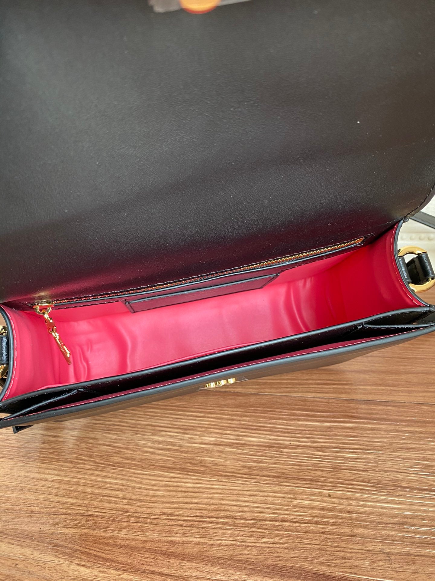 Louis Vuitton Pont 9 23Cm