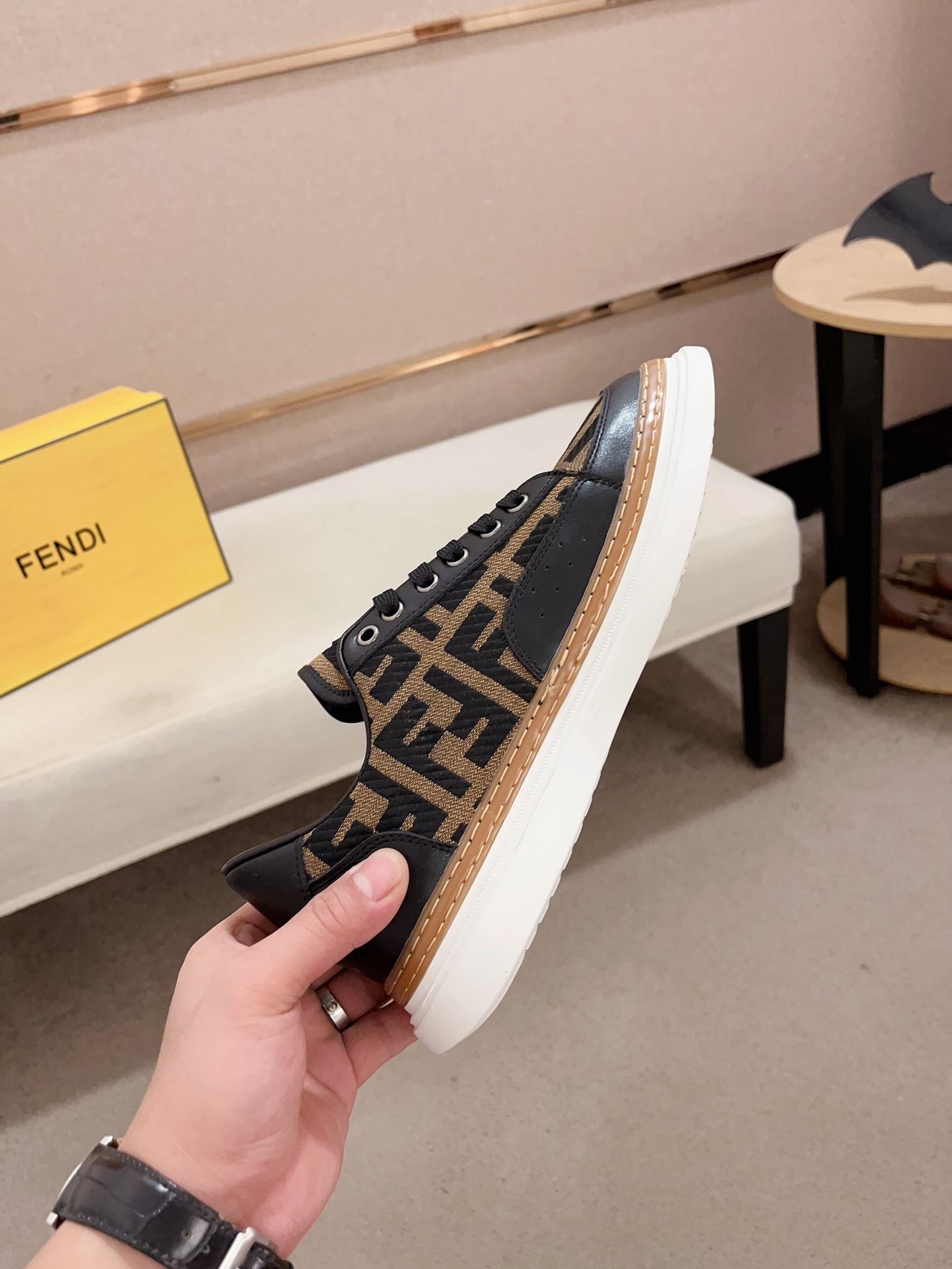 FENDI CASUAL SNEAKERS