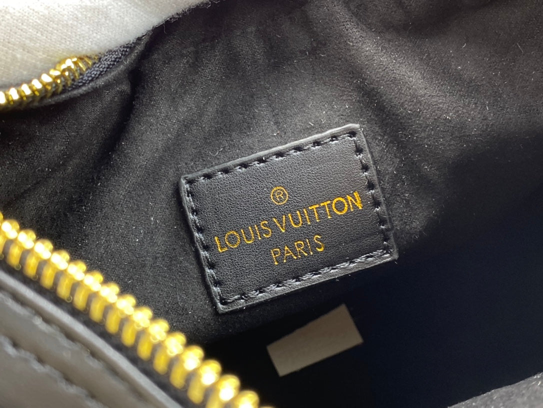 Louis Vuitton Loop Baguette Bag Black 23Cm M22591