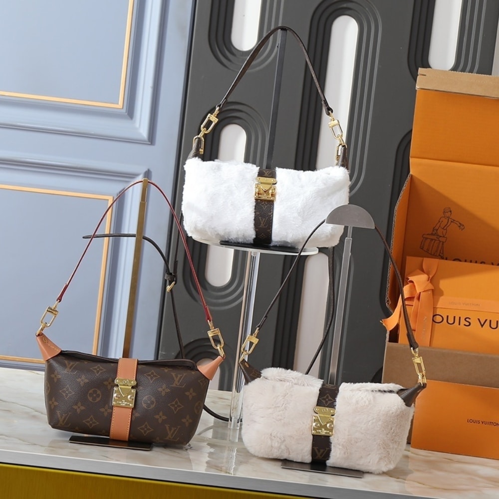 Louis Vuitton Pochette Mia Creme 22Cm M26245