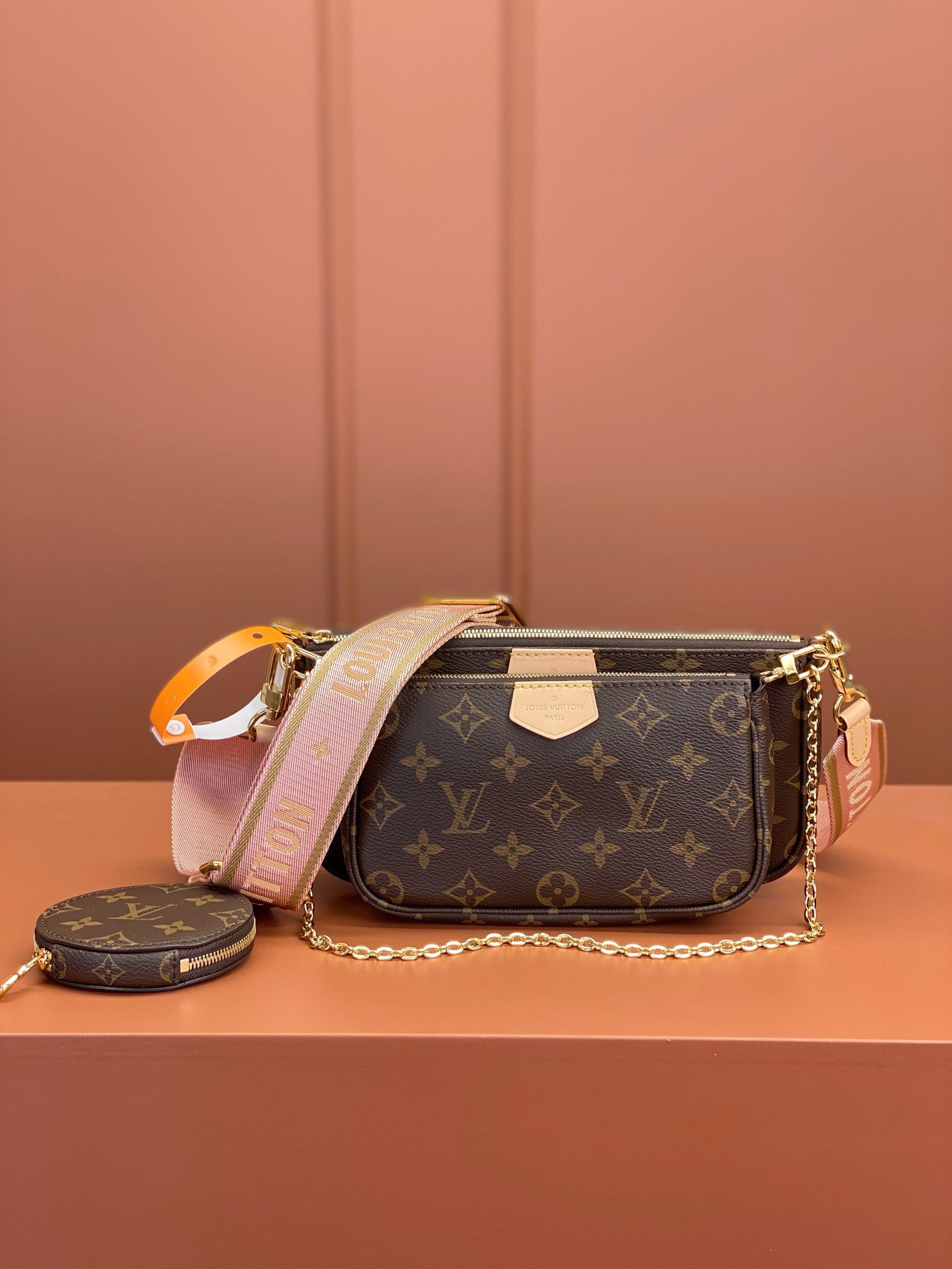 Louis Vuitton Multi Pochette Accessoires Pink 24Cm M44840