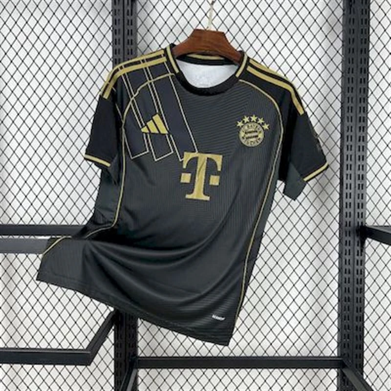 2025-26 Bayern Munchen Black and Gold Special Edition Football jersey