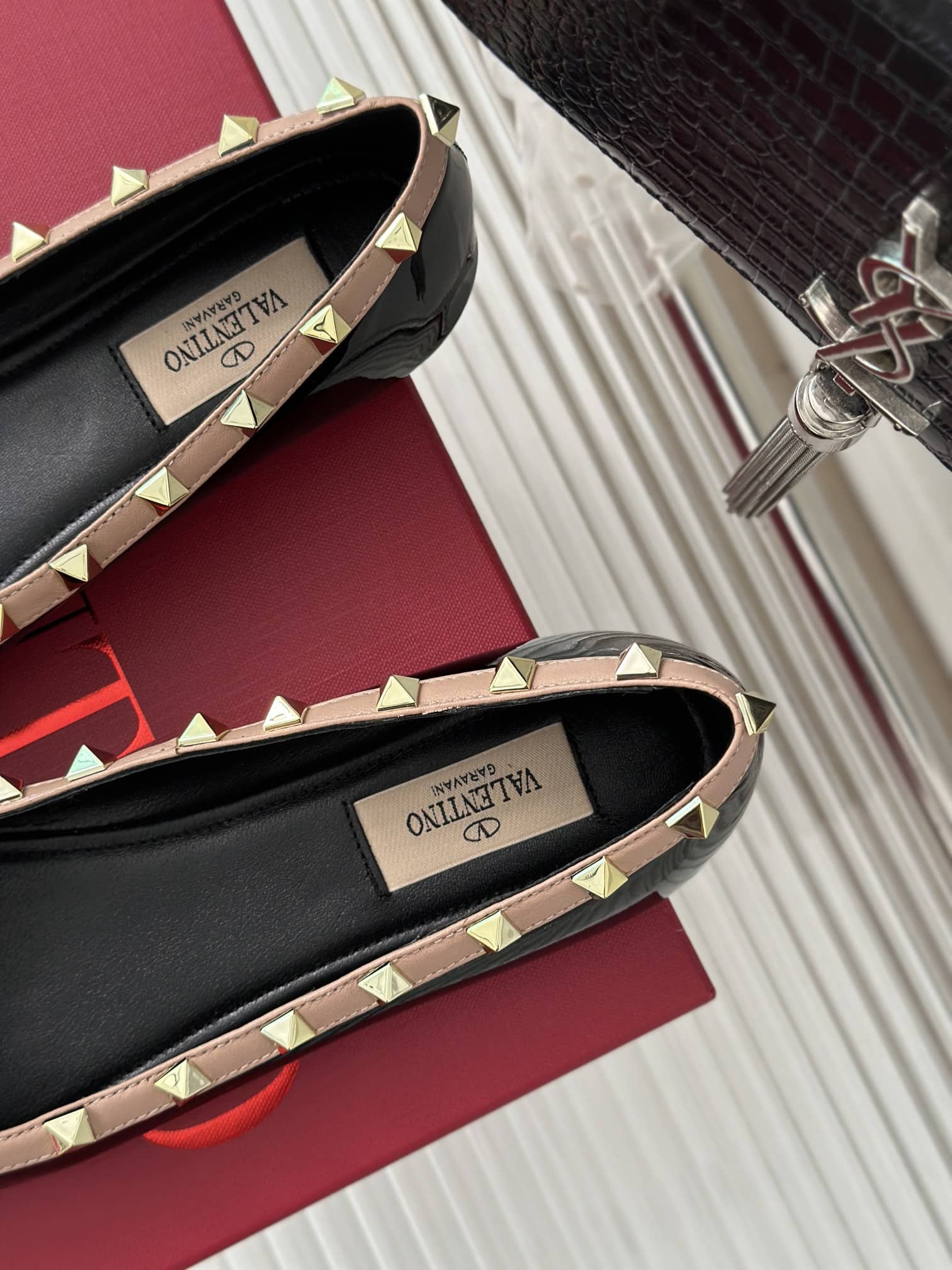 Valentino Garavani Rockstud Patent Leather Ballerina Black 3W2S0Hq5Vnw N71