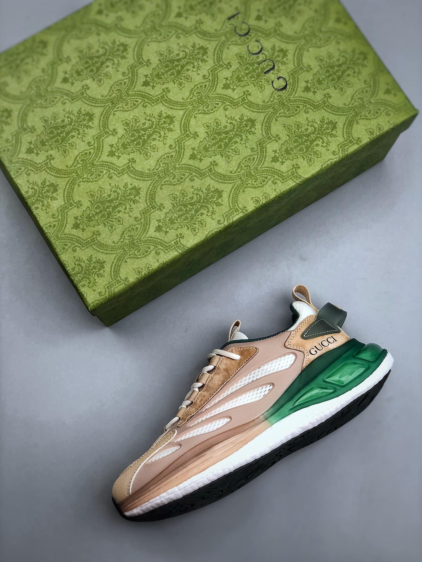 Gucci Design Sneaker Beige Green