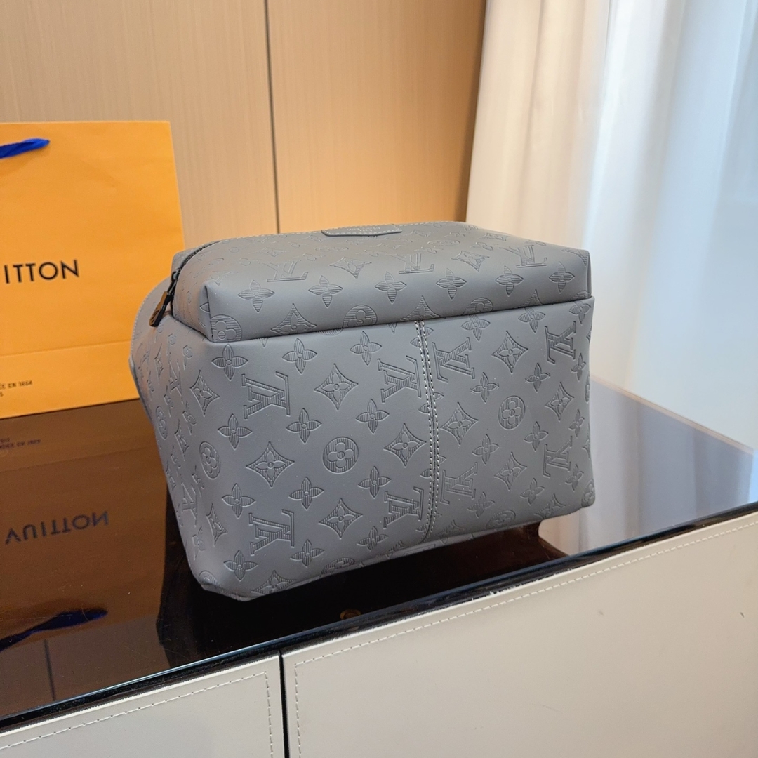 Louis Vuitton Discovery Backpack Anthracite Gray 28Cm M46557