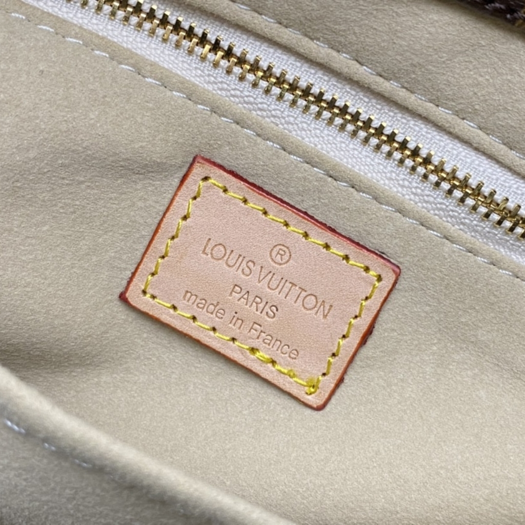 Louis Vuitton Artsy MM Monogram Canvas Hobo Bag Brown 41cm M44869