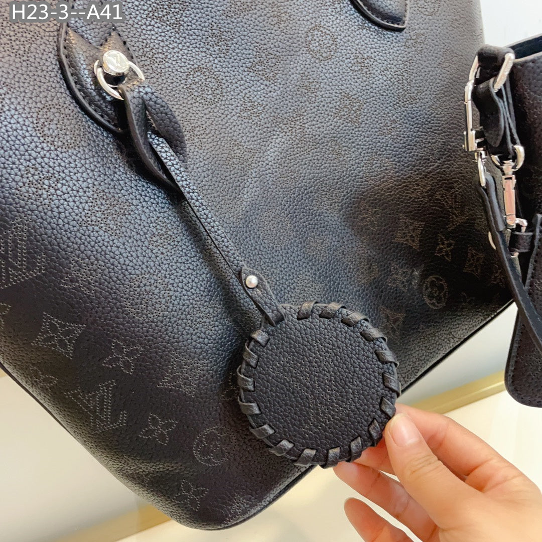 Louis Vuitton Blossom Mm Bag Black 29Cm M21851