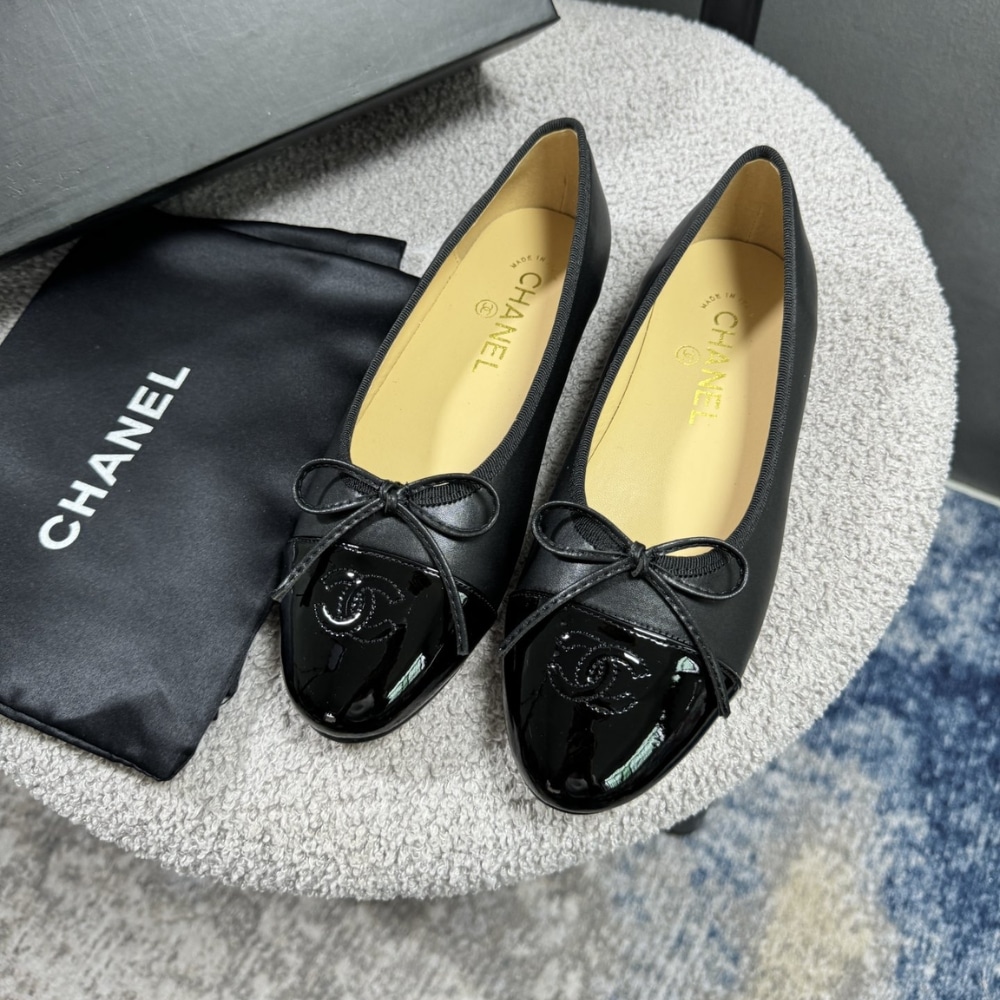 Chanel Ballerina Flat Shoes In Black