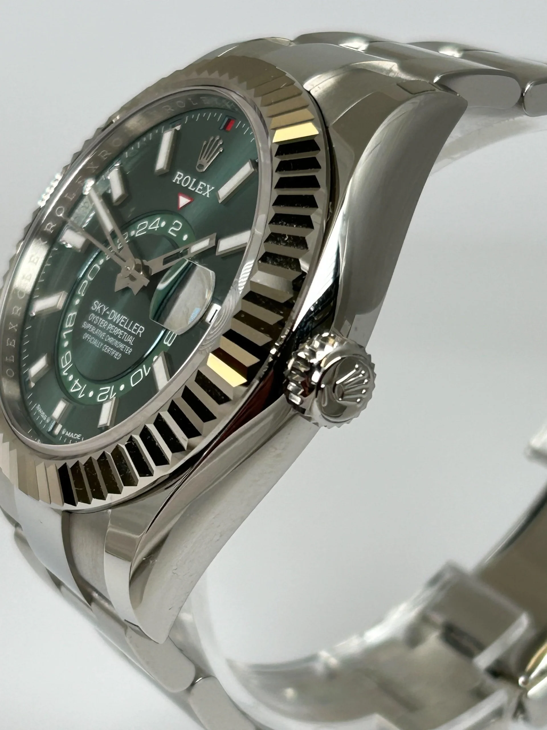 Rolex Sky-Dweller 42 mm Mint green Dial 336934 Oyster
