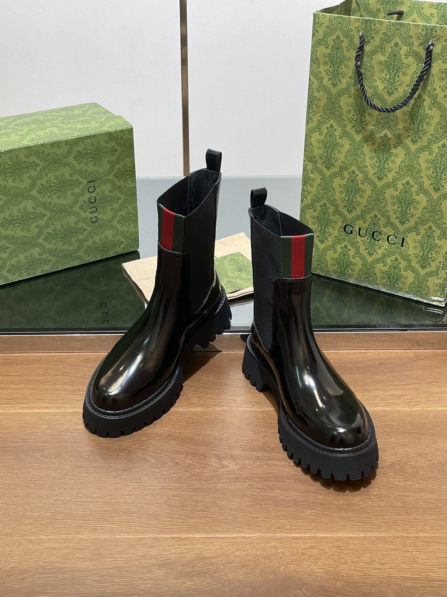 GUCCI red and green lace elastic ankle boots-blake