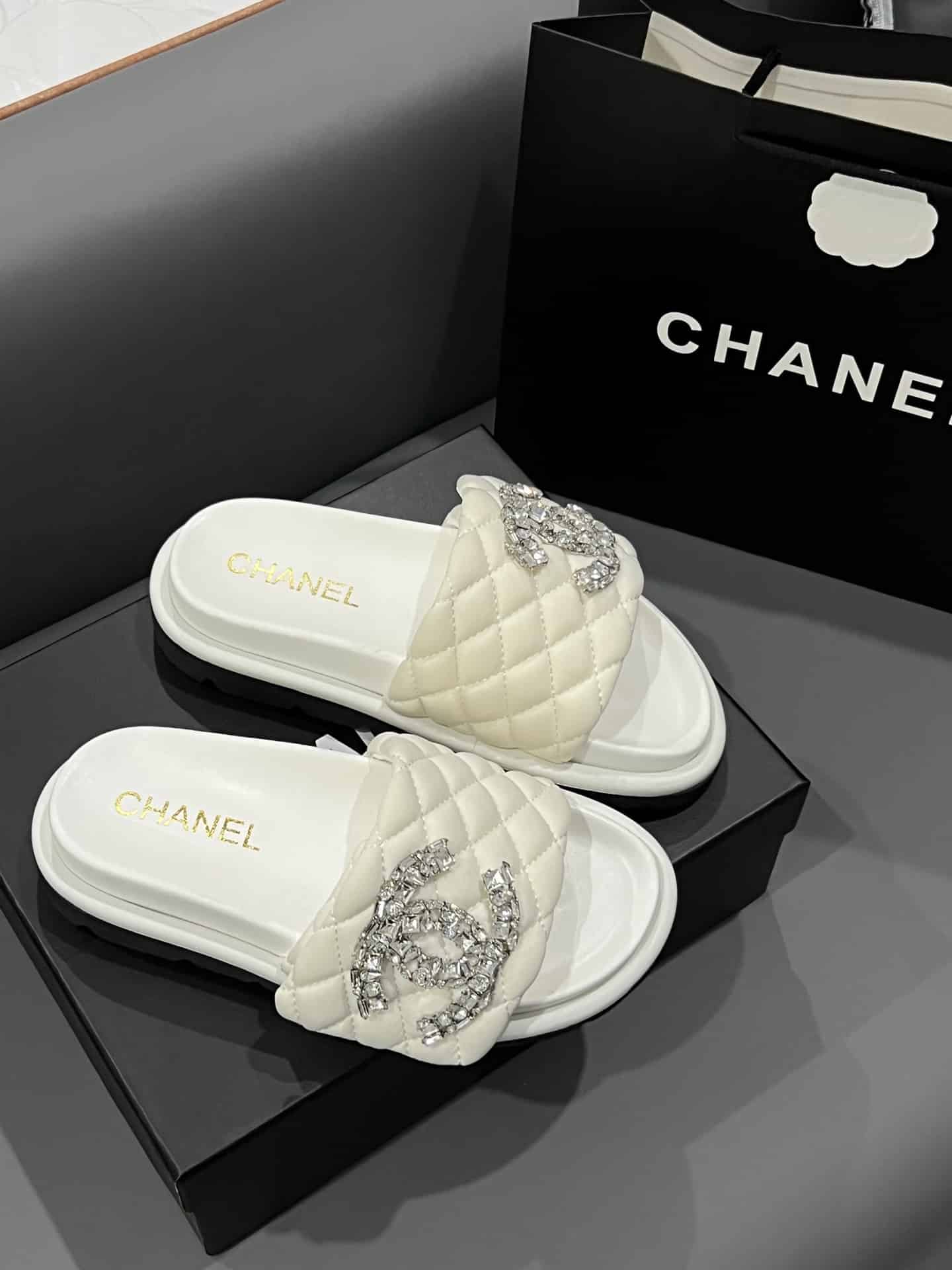 Chanel Cc Slippers Studded White