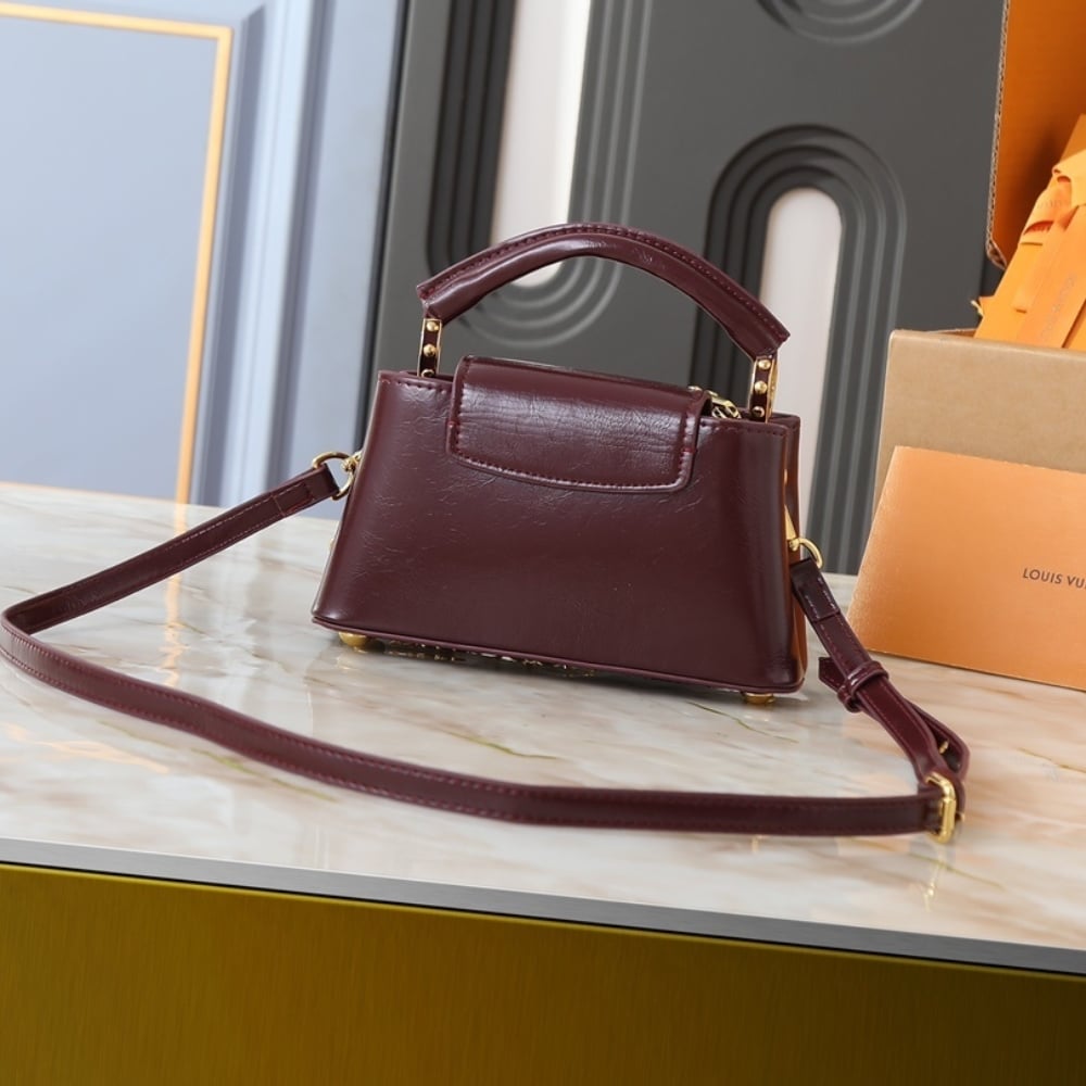 Louis Vuitton Capucines East West Mini Grenat Red 22Cm M25473