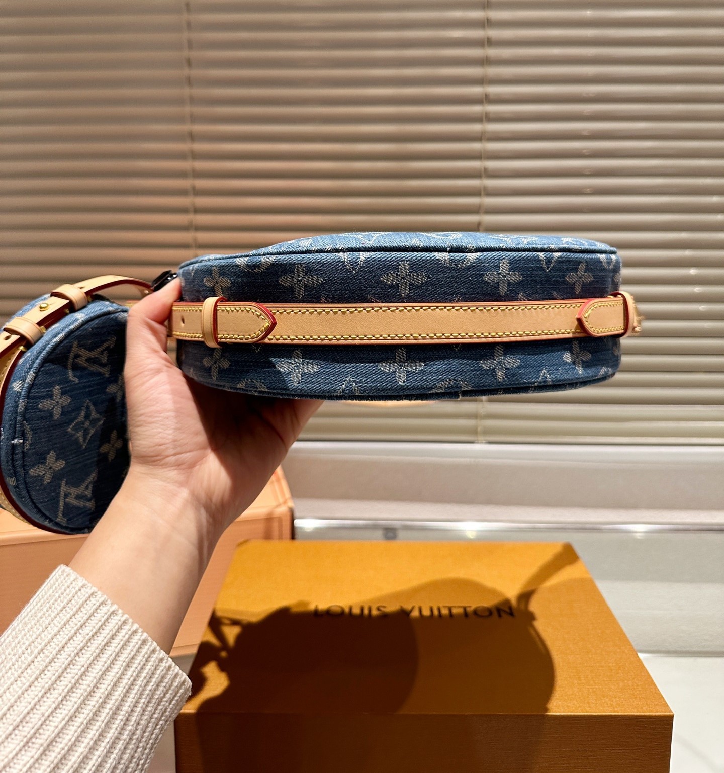 Louis Vuitton Croissant Mm Monogram Denim 25Cm M46856