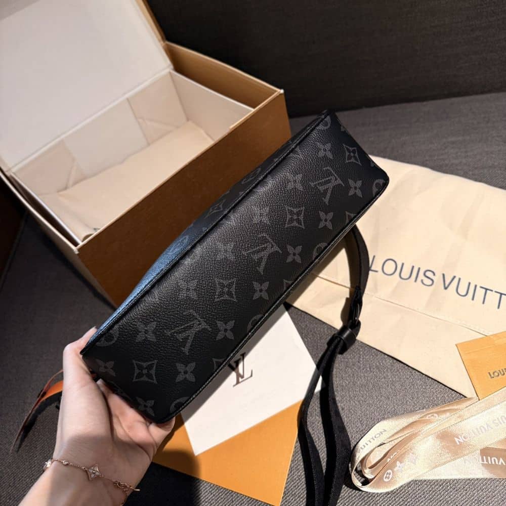 Louis Vuitton Pochette Accessoire Bag Black 24Cm