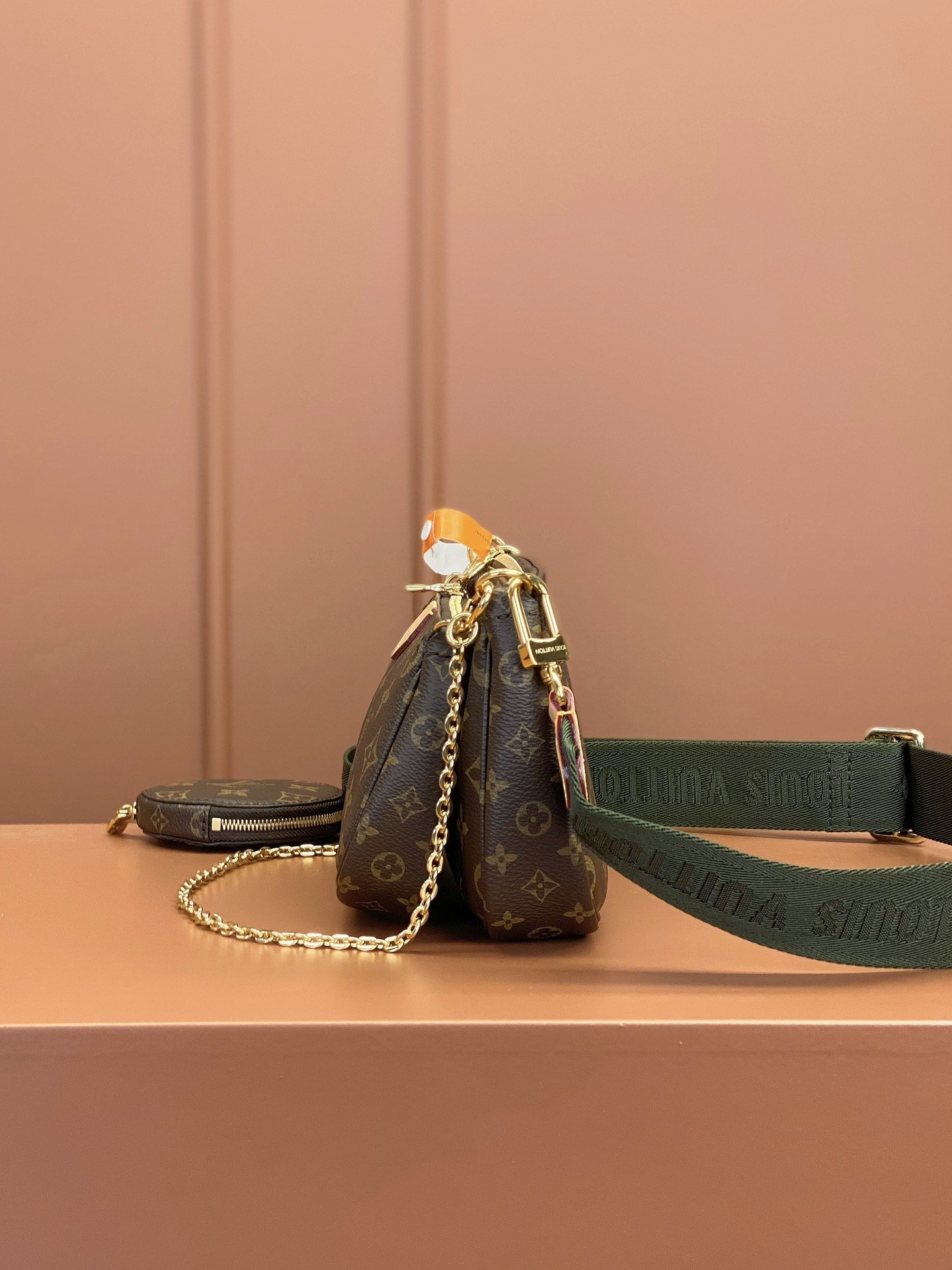 Louis Vuitton Multi Pochette Accessoires Khaki 24Cm M44813