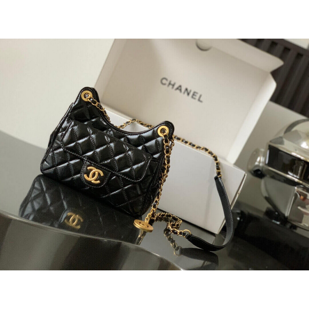 Chanel Small Hobo Bag in Shiny Crumpled Calfskin 19cm/7.5in