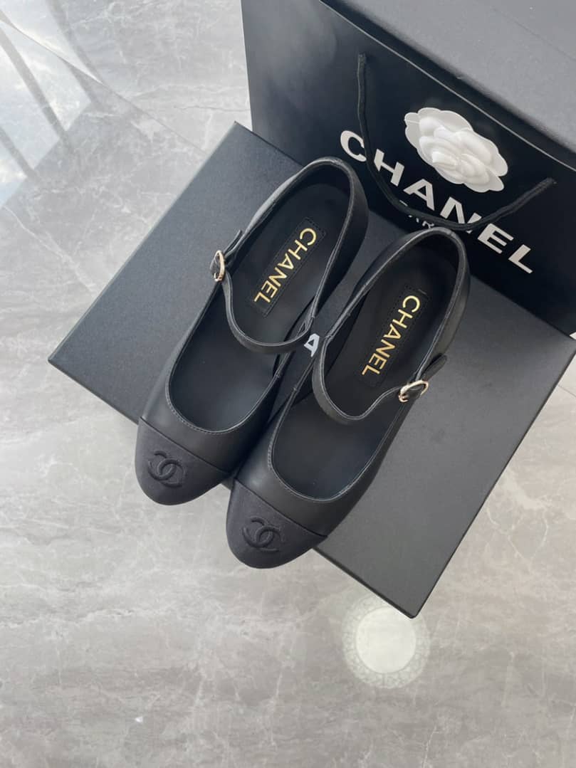 Chanel Mary Janes Black G45118 B14015 94305
