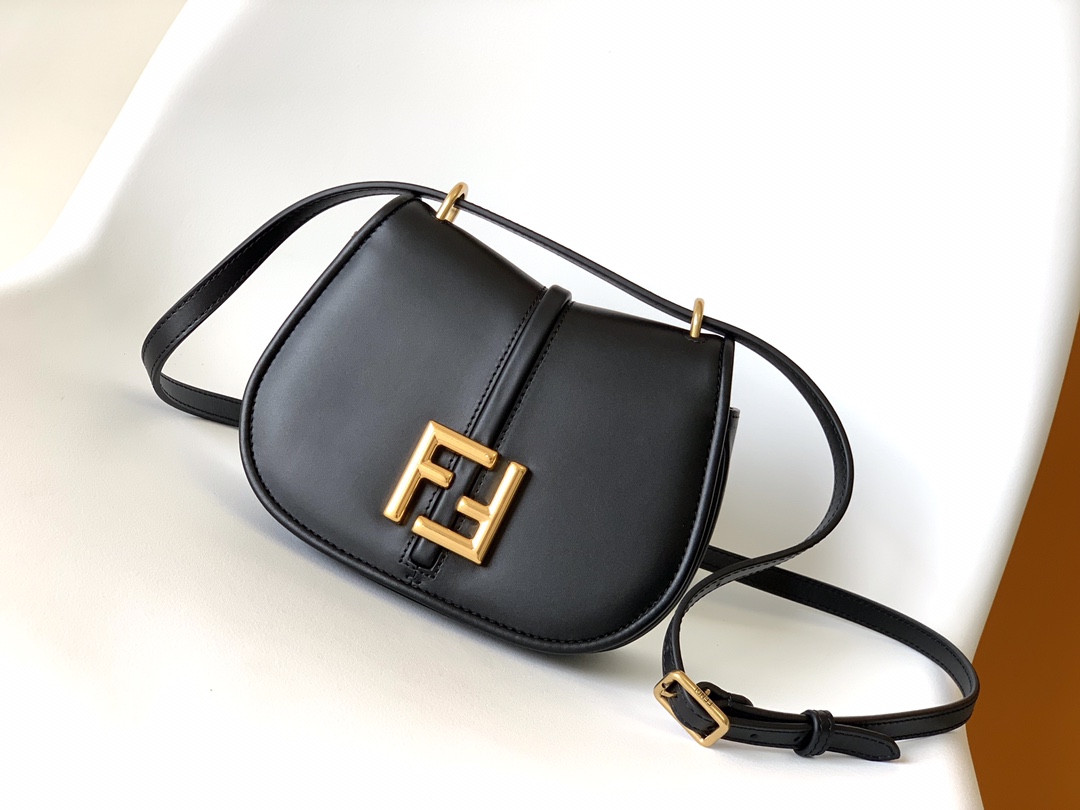 Fendi C’mon Medium Shoulder Bag Black 21cm/ 8.3in