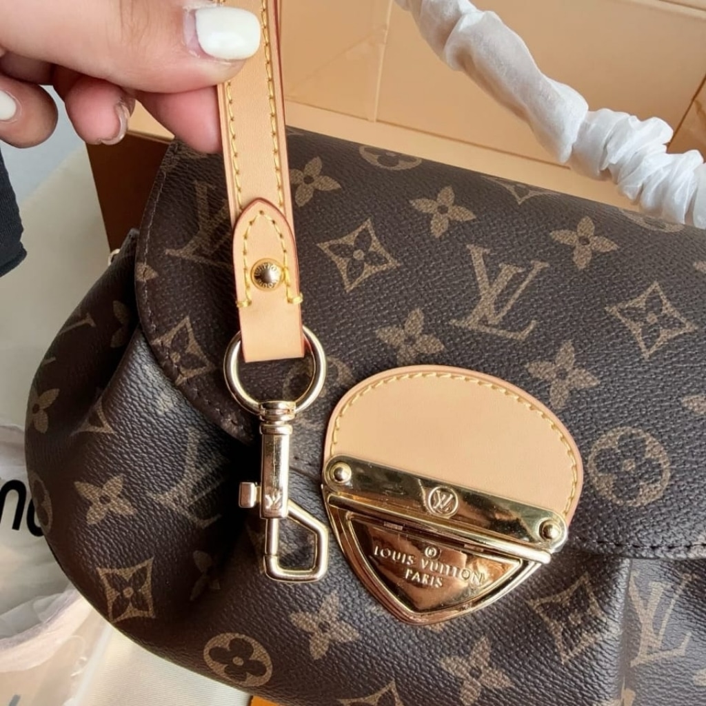 Louis Vuitton Sunset Bag Monogram Canvas 27Cm M13617