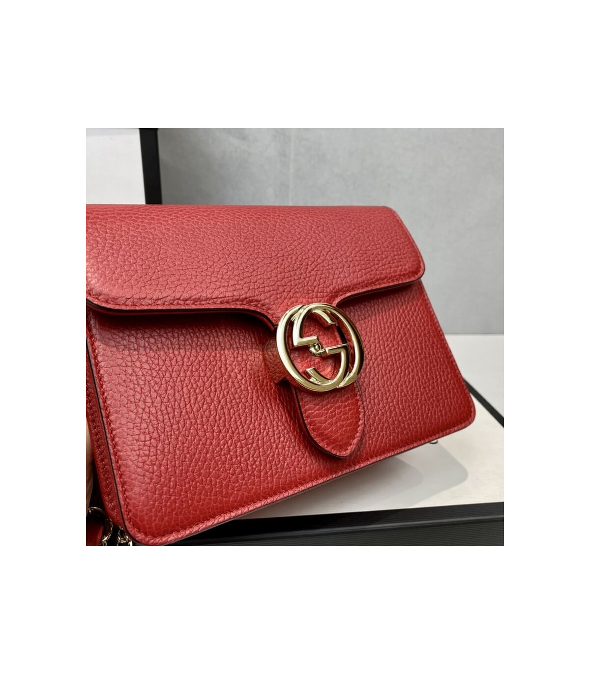 Gucci Interlocking Chain Leather Cross Body Bag Red 25cm