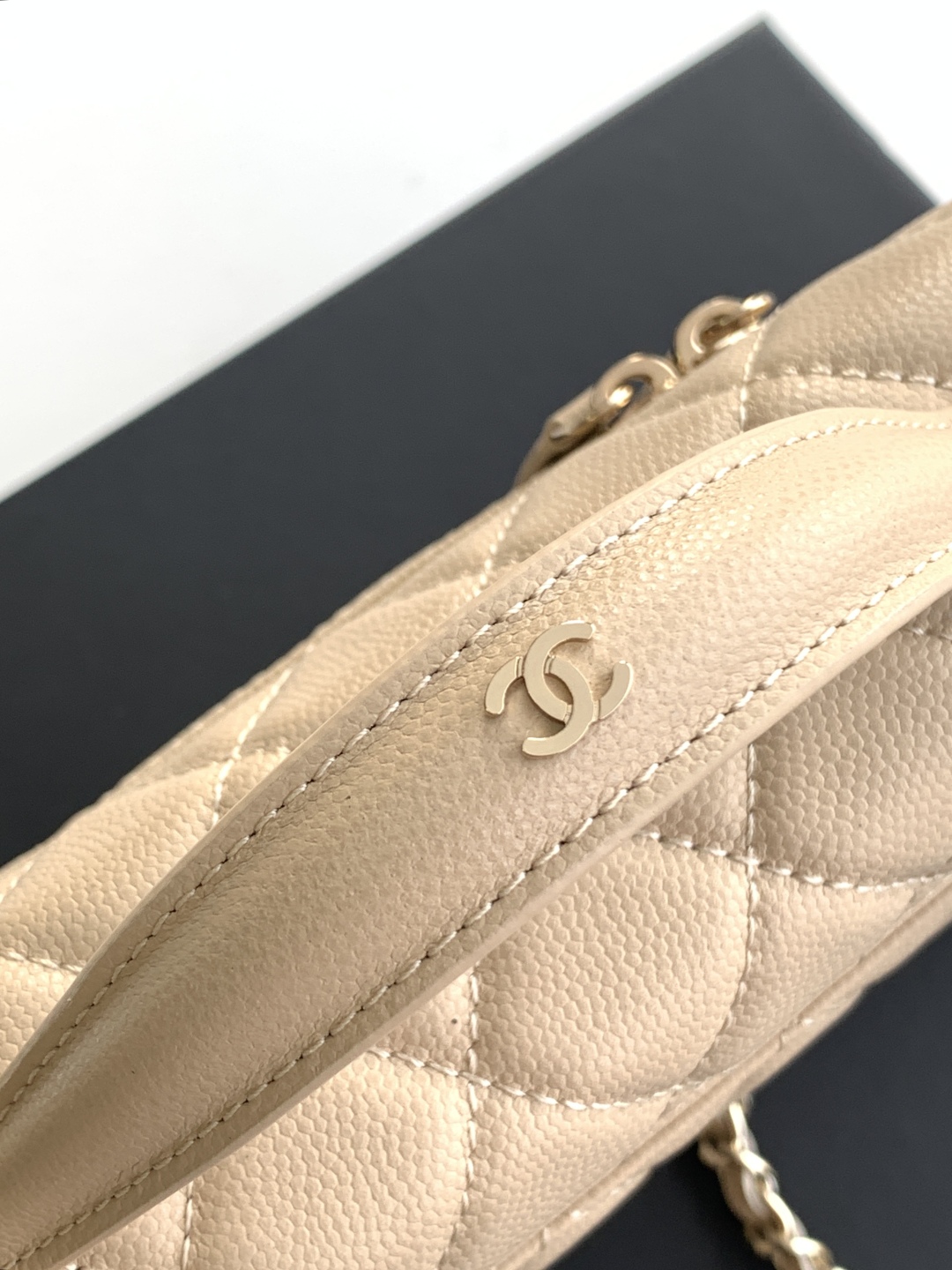 Chanel 25C Vanity Case Beige 20cm