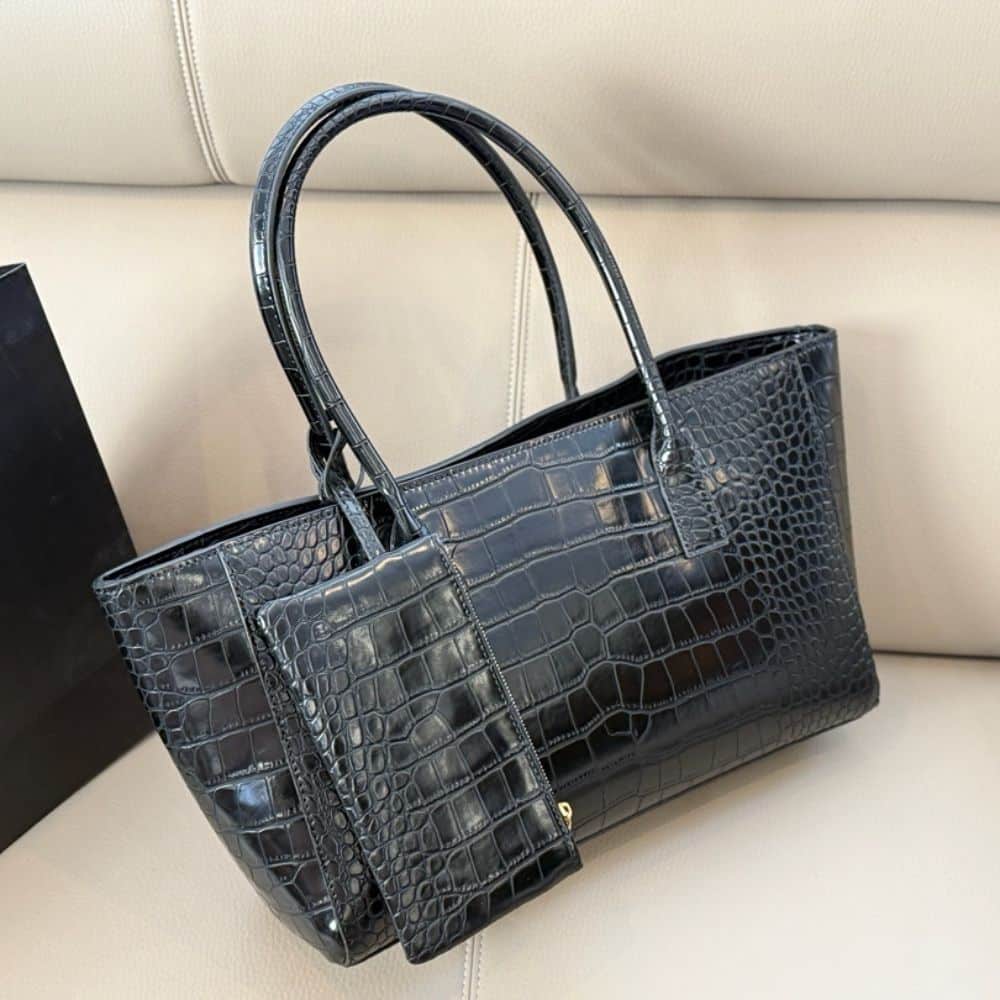 Chanel Executive Cerf Tote Black 35Cm