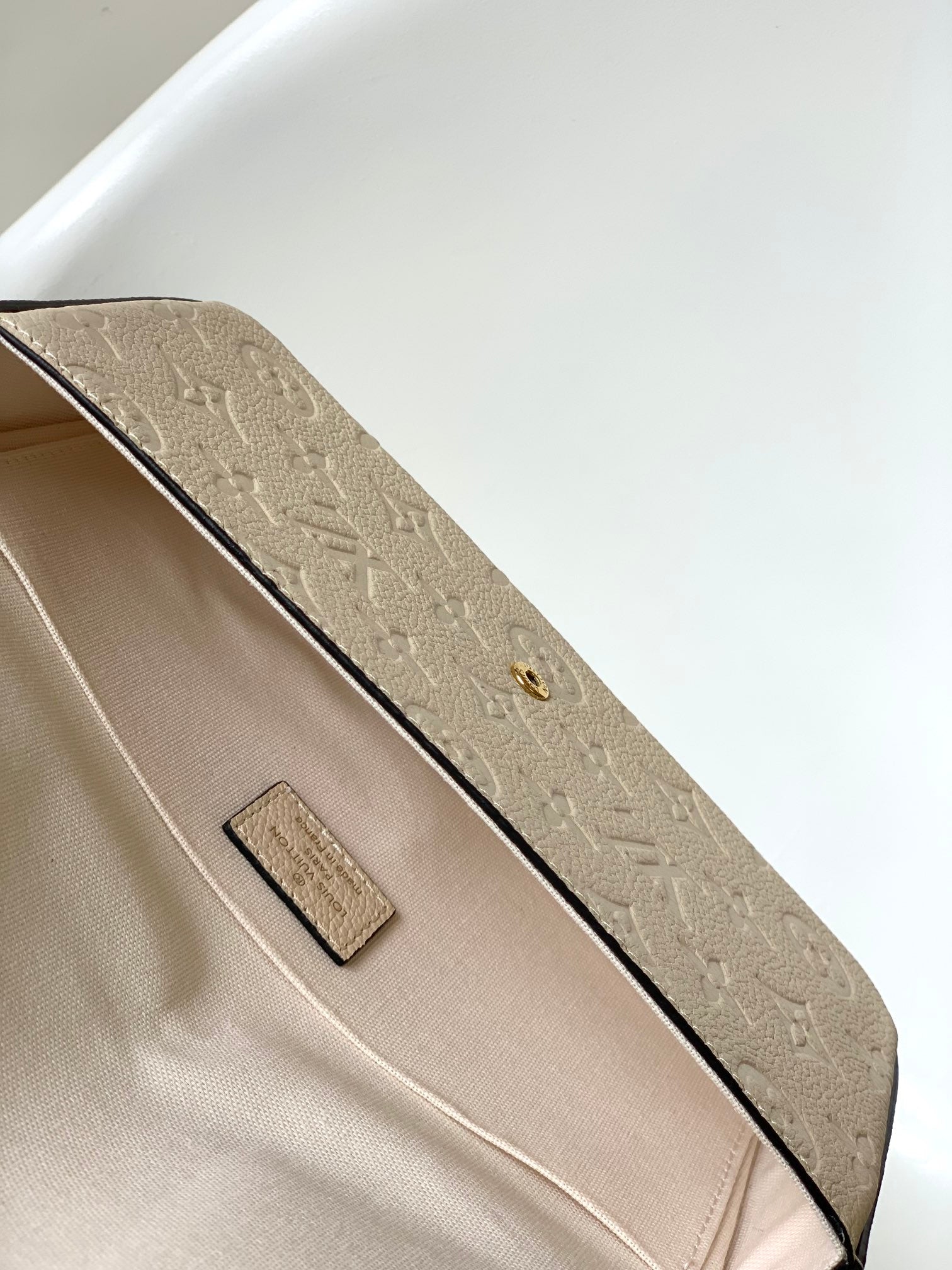 Louis Vuitton Felicie Pochette Bag Cream 21Cm