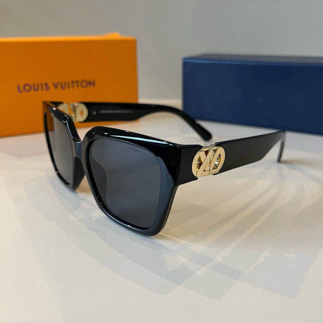 Louis Vuitton LV GO-14 Round Sunglasses