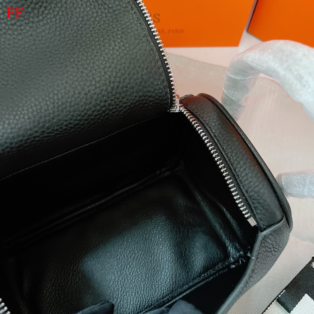 Hermès Lindy Mini 20 Black Clemence Leather with Palladium Hardware 20cm