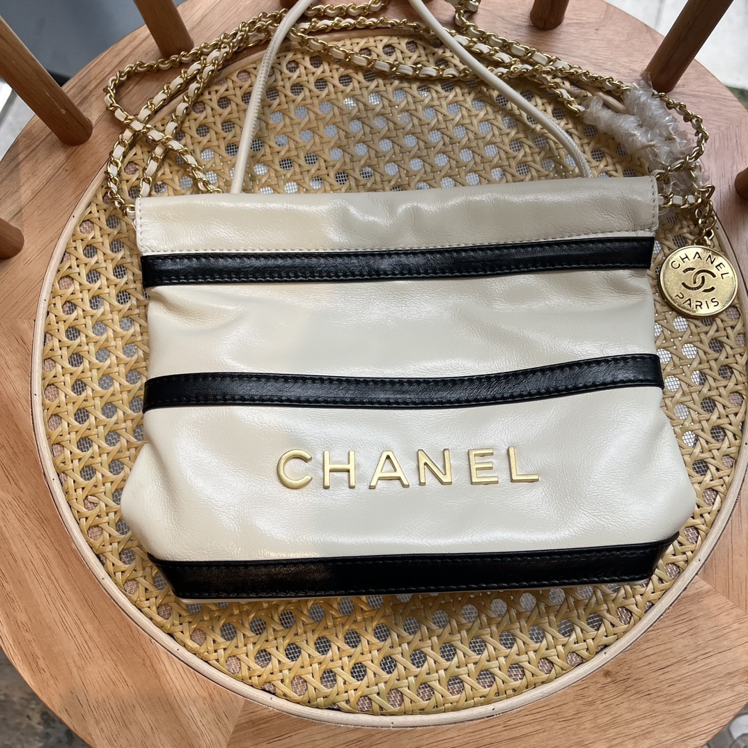 Chanel 22 Small Handbag Black White Gold Tone Metal 19Cm/7.5in As3980 B16652 Ny081