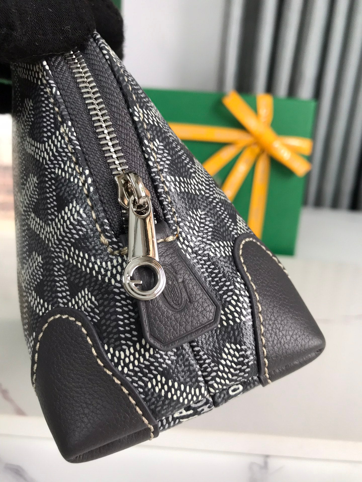 Goyard Vendôme Cosmetic Pouch 17cm Grey Black Goyardine Canvas And Calfskin Trim