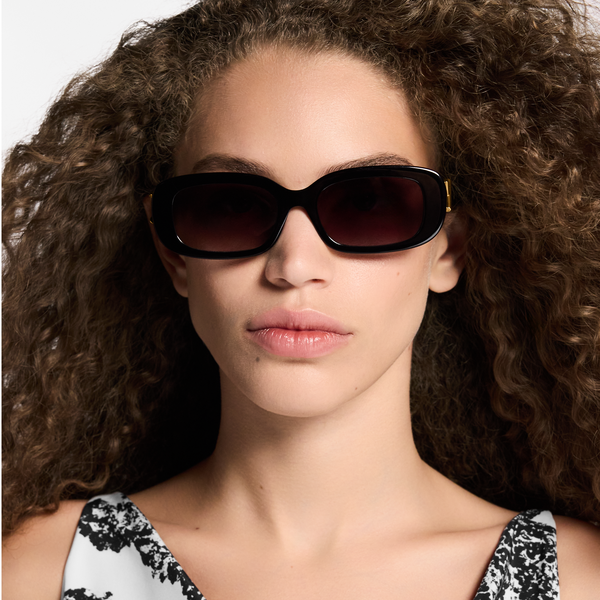 Louis Vuitton LV Go-14 Oval Sunglasses