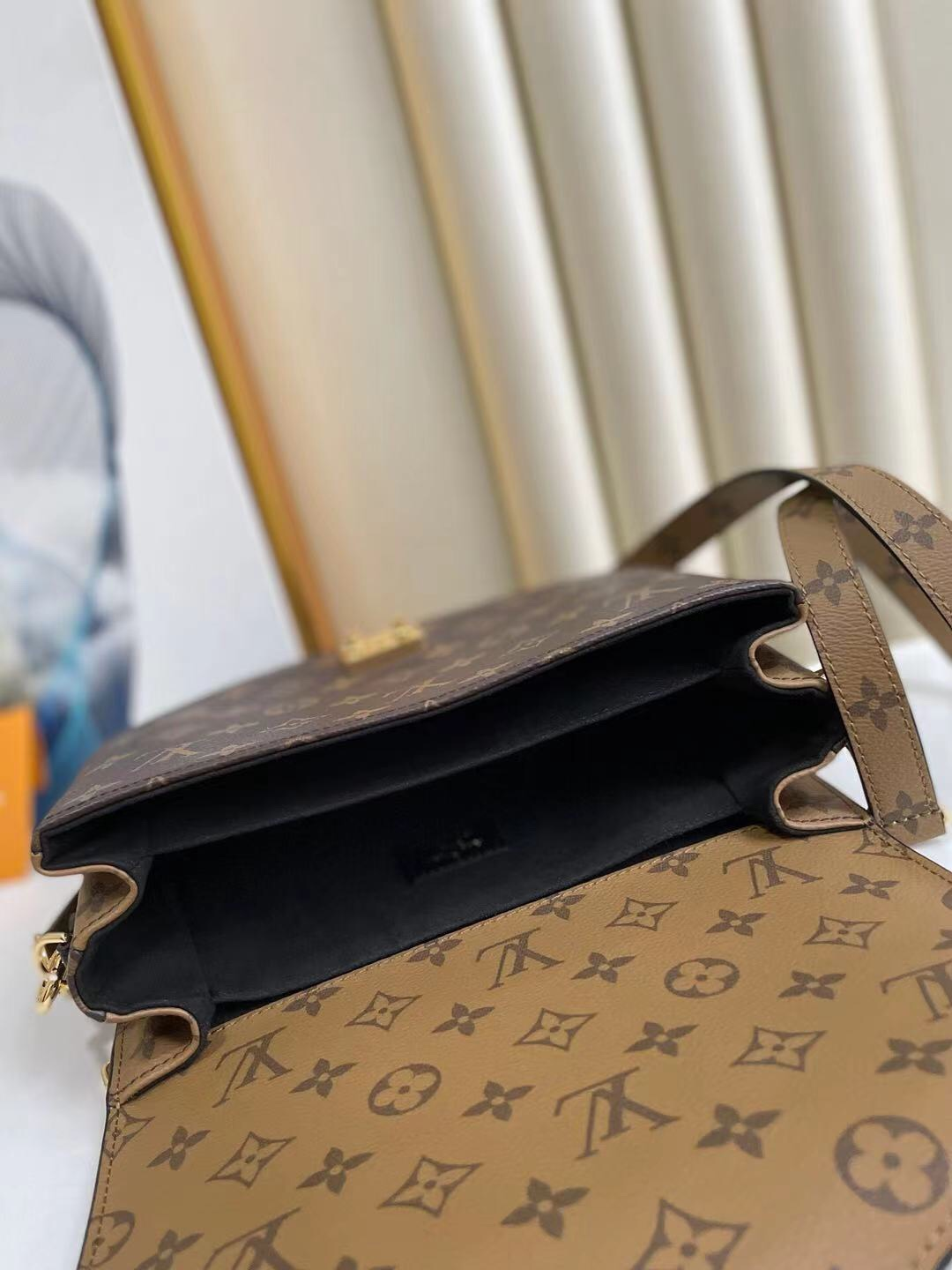Louis Vuitton Pochette M Tis 27 Cm