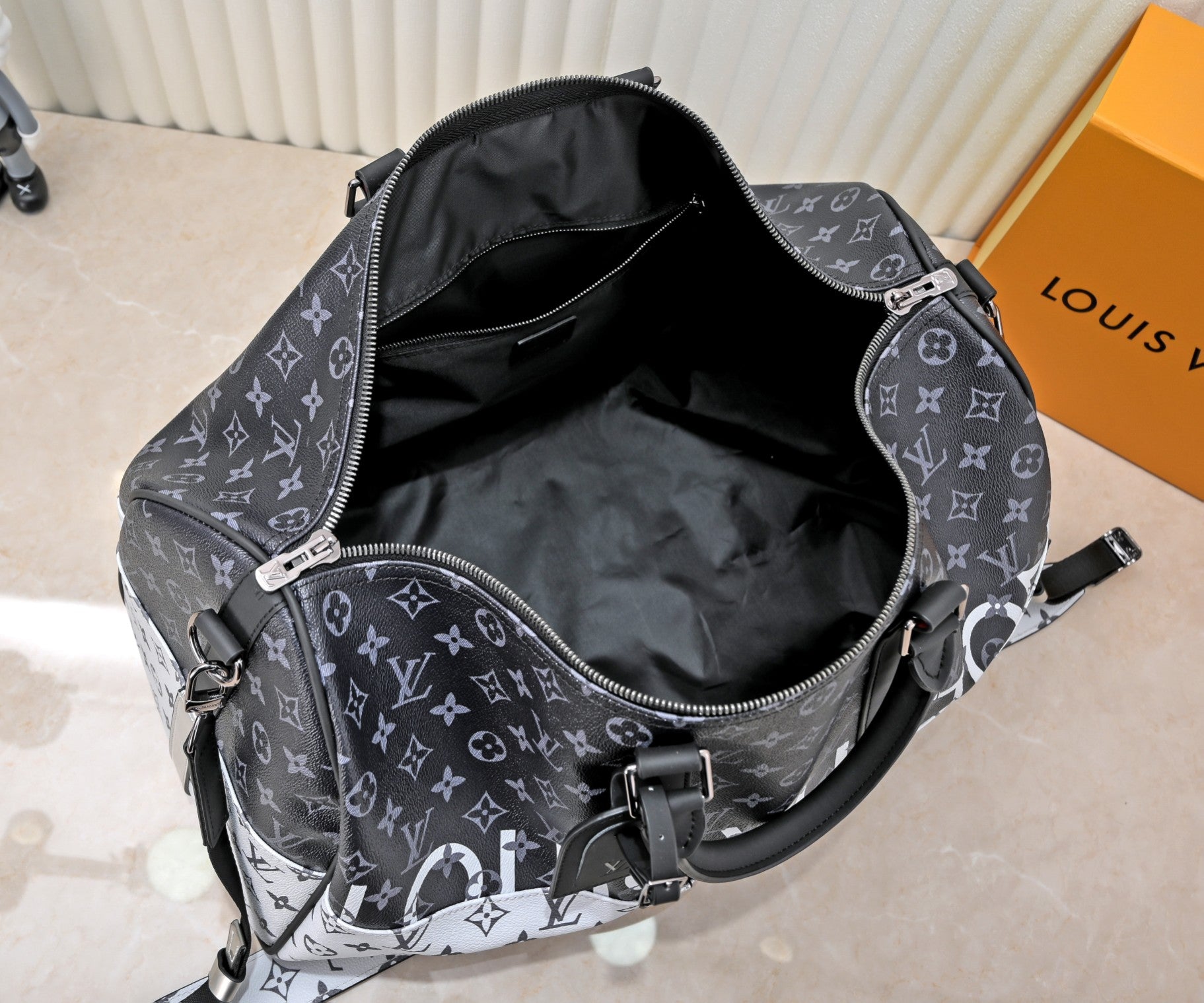 Louis Vuitton Keeppall Bandouliere Monogram Eclipse