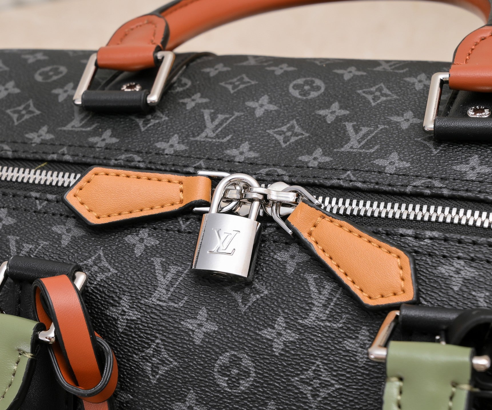 Louis Vuitton Keepall Bandouli Re Black 50Cm