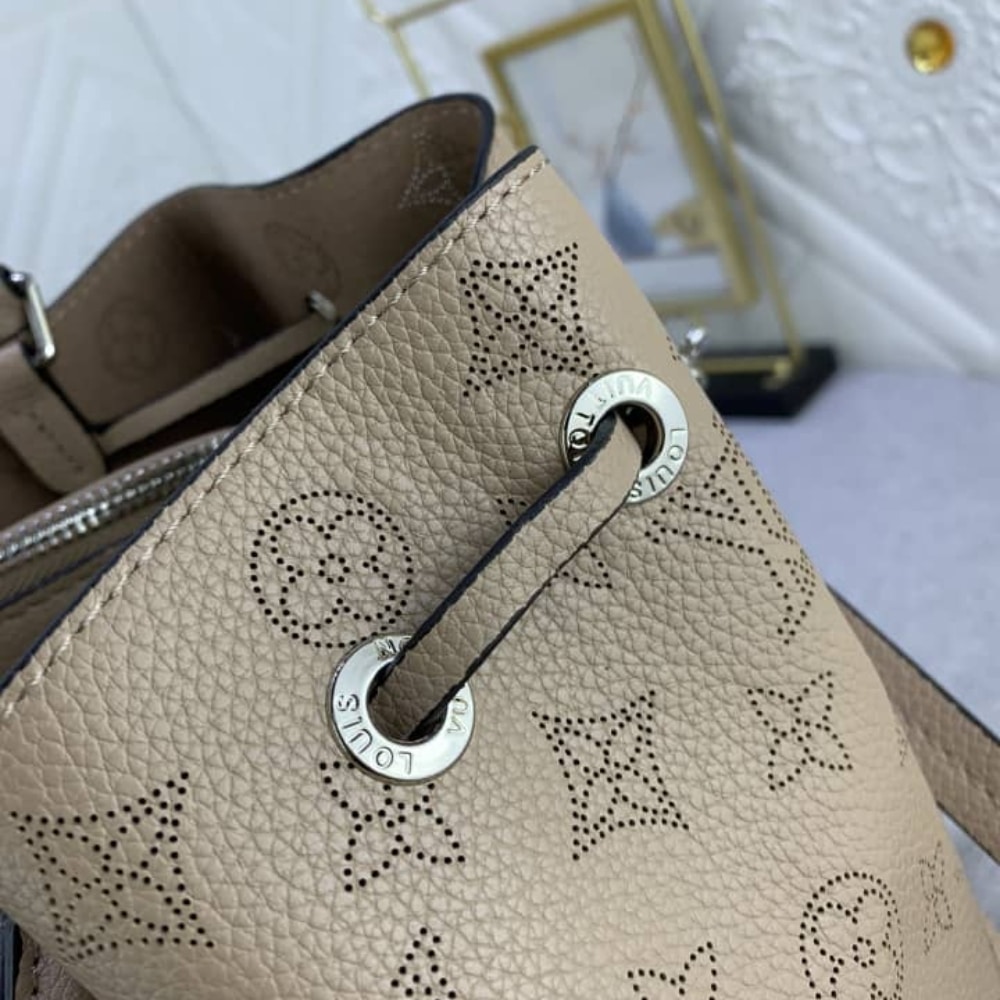 Louis Vuitton Bella Tote Mahina Galet 32Cm M59201
