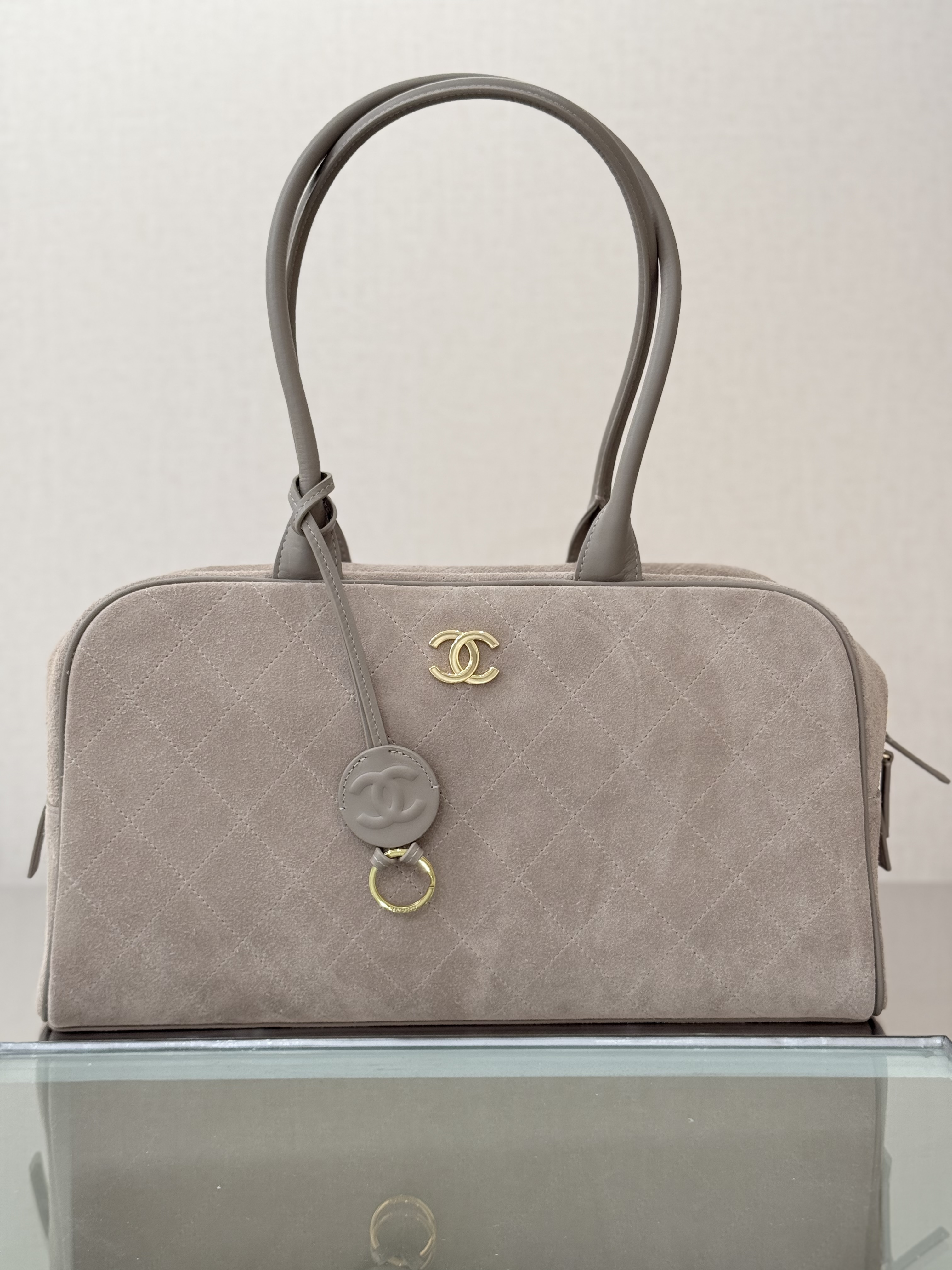 26S Nude Pink Quilted Suede Leather Bowling Handbag Gold-Tone Hardware