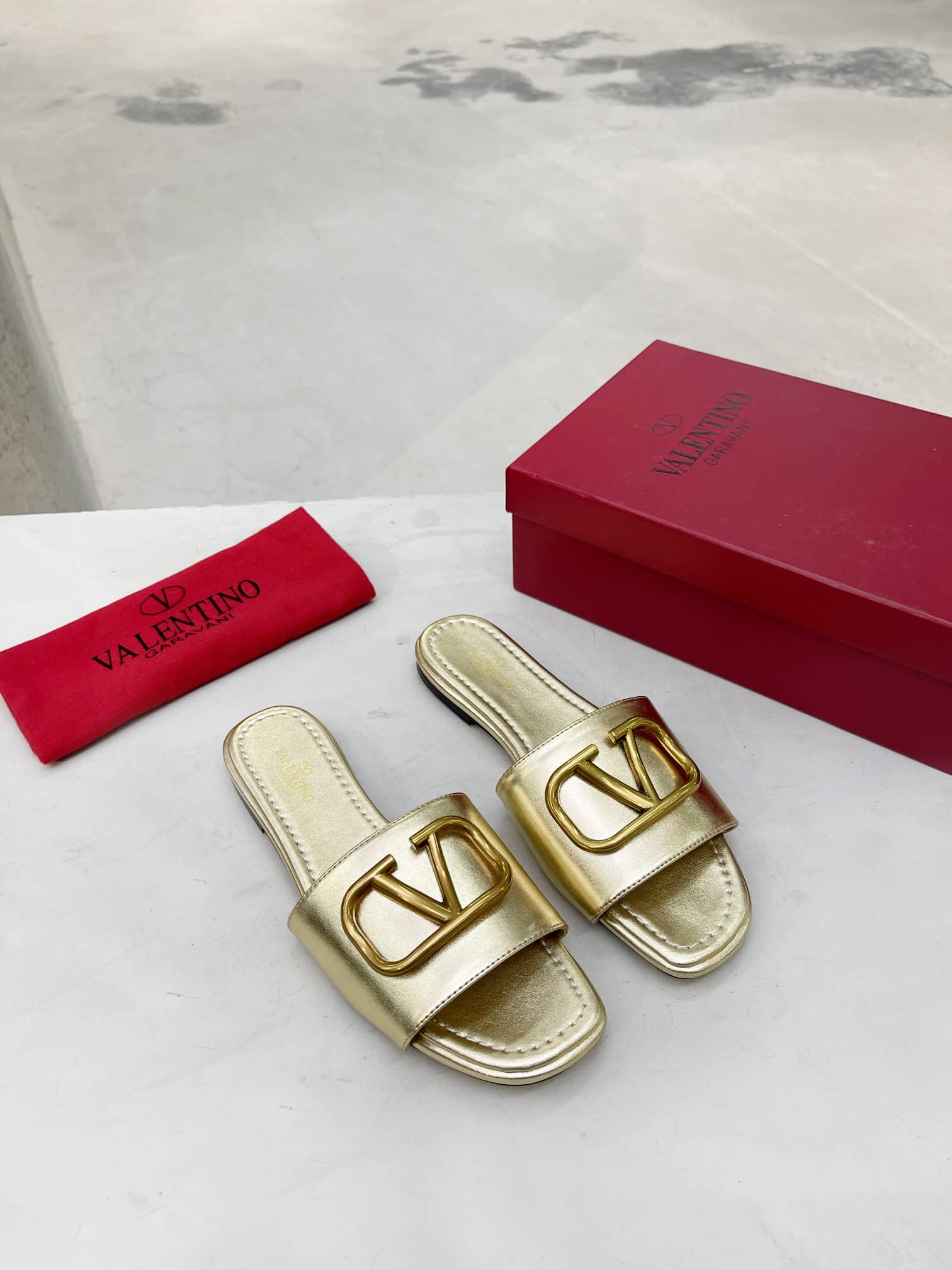 Valentino Garavani VLogo Signature Slide Sandal Gold