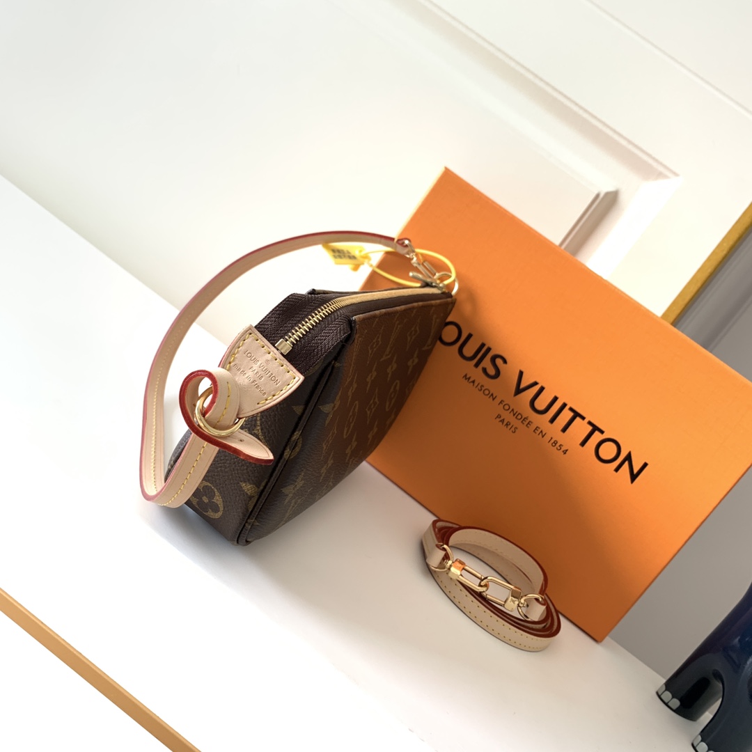 Louis Vuitton Pochette Accessoires M40712