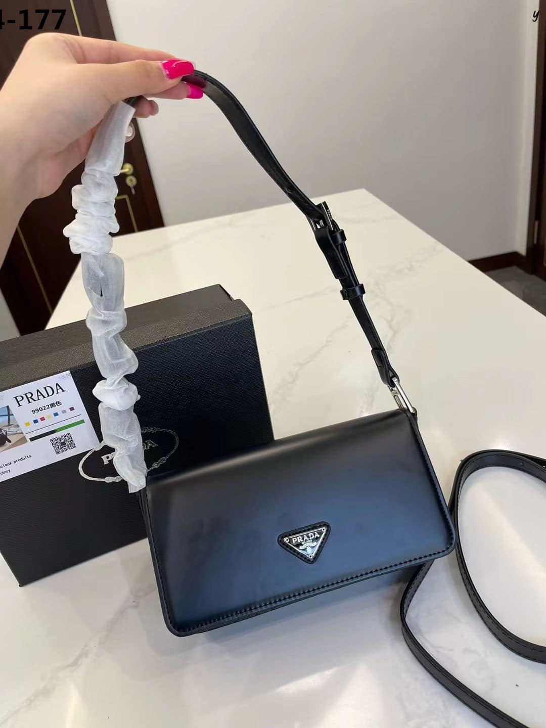 Prada Brushed Leather Prada Femme Bag Black 22Cm