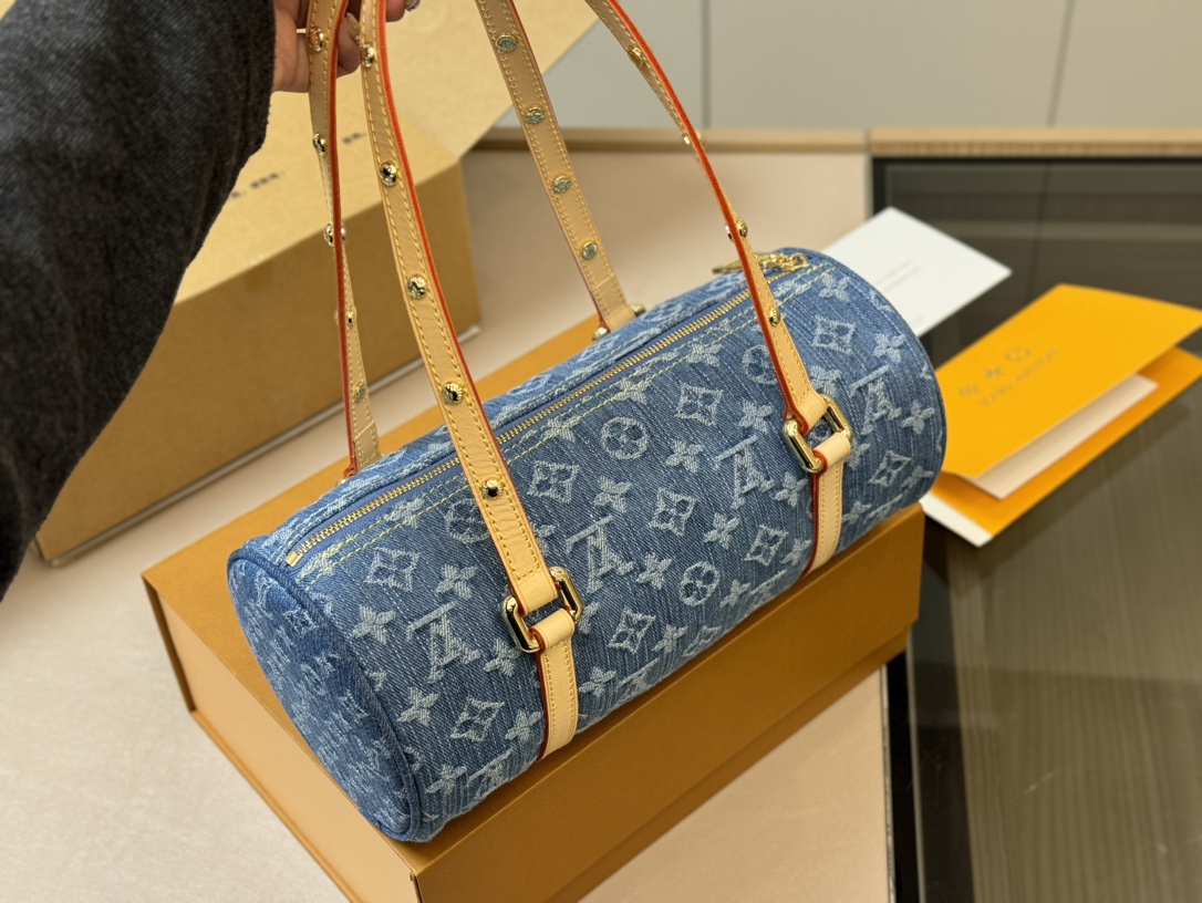 Louis Vuitton Hills Pochette Denim Blue 27Cm M82949